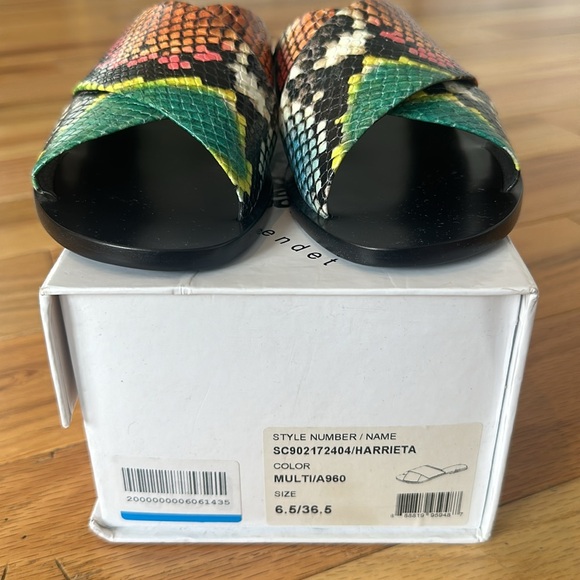 Alice+Olivia slide sandal in snake-print size 6.5 new with box - Picture 2 of 3